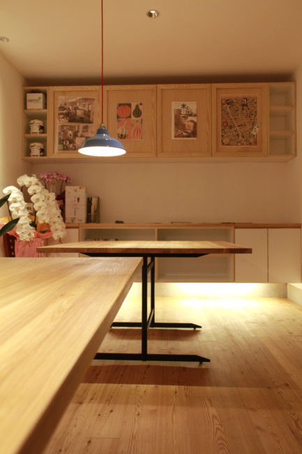 ミーティングテーブル | テーブル | 本棚 | 山形・仙台を中心にオリジナル家具・オーダー家具、インテリアのデザイン・製作・納品をおこなっています。おしゃれ。