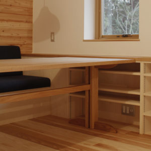 ダイニングテーブル | ダイニングセット | 食器棚 | 設計島建築事務所 | 山形・仙台を中心にオリジナル家具・オーダー家具、インテリアのデザイン・製作・納品をおこなっています。おしゃれ。