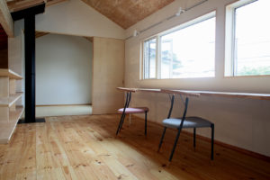 家具　山形　TIMBERCOURT 椅子　イス