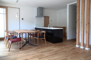 家具　山形　TIMBERCOURT テーブル