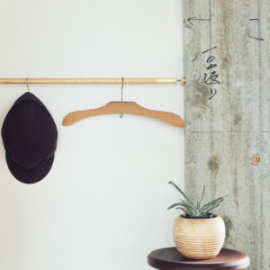 つっぱり棒 | 突っ張り棒 | 真鍮 | 山形・仙台を中心にオリジナル家具・オーダー家具、インテリアのデザイン・製作・納品をおこなっています。おしゃれ。