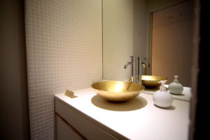 真鍮手洗いボール | 店舗内装 | ダイニングテーブル | テーブル | 山形・仙台を中心にオリジナル家具・オーダー家具、インテリアのデザイン・製作・納品をおこなっています。おしゃれ。